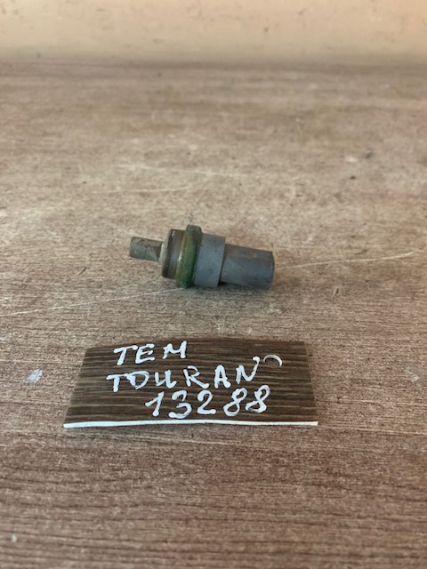 Датчик температуры AUDI A2/A3/A4/VW GOLF/PASSAT ;Octavia 1997-2000;Golf IV/Bora 1997-2005;A4 [B6] 2000-2004 06A919501A