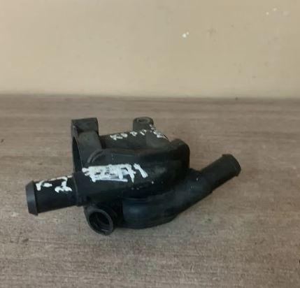 Корпус термостата для Ford Focus I 1998-2004 (1,8) 1319480  XS4G9K478BC