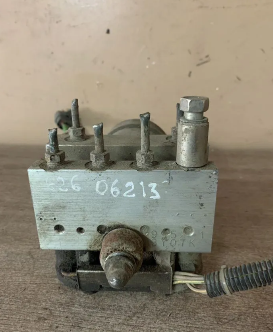 Блок ABS (насос) для Mazda 626 (GE) 1992-1997 (1,8 FP) GA2G437A0