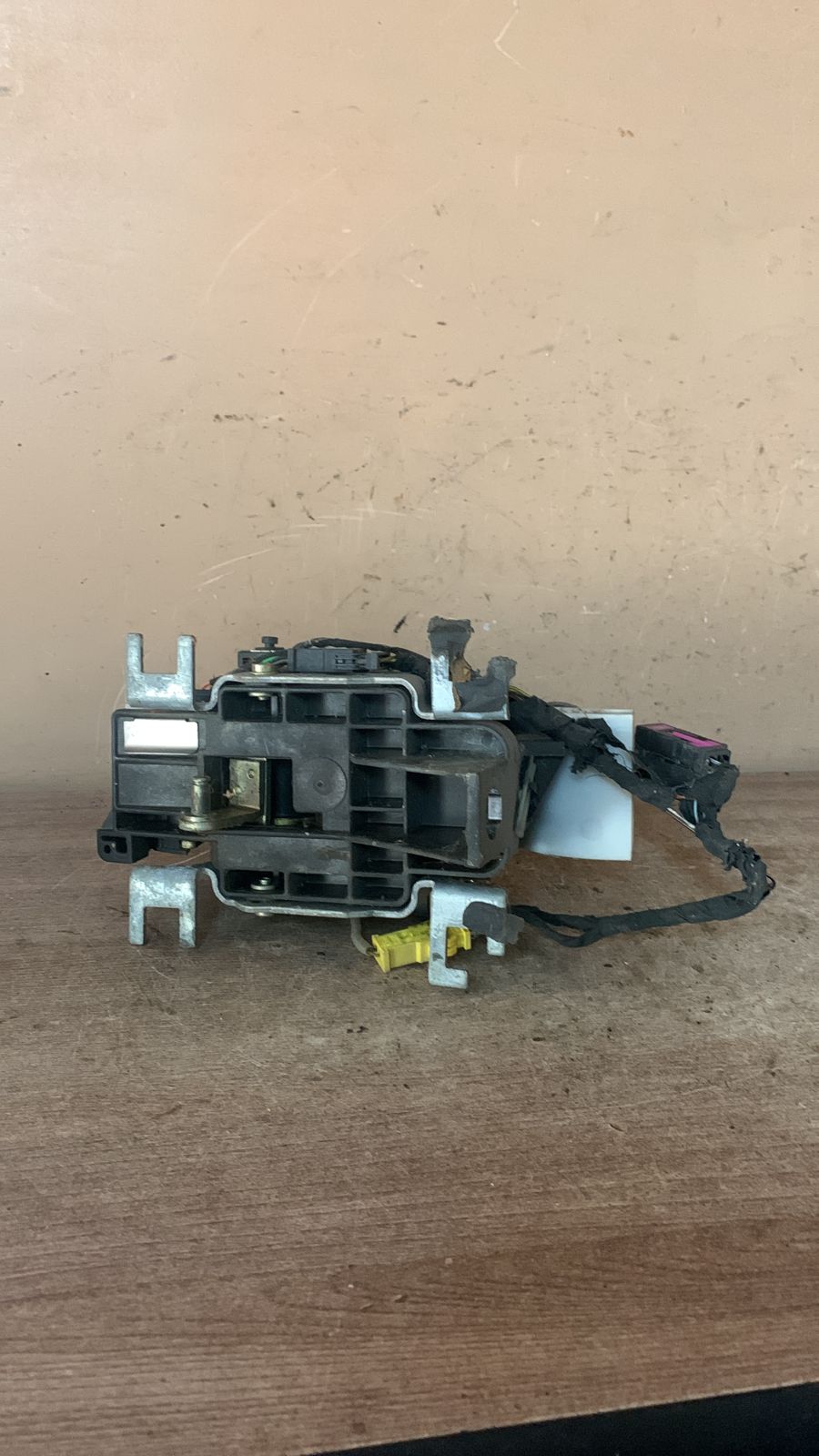 Кулиса КПП для Audi A8 [4D] 1994-1998 (АКПП)  4D0713041