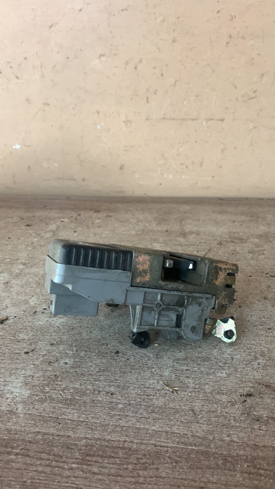 Peugeot 306 (1993-2003) Замок двери передней правой для Peugeot 306 1993-2003 9136J1 9 конт