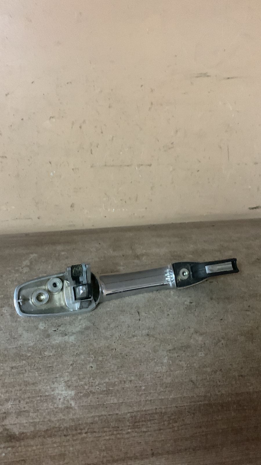 Ручка двери задней наружная левая для Mazda CX 7 2007-2012  ХРОМ L20859410D
