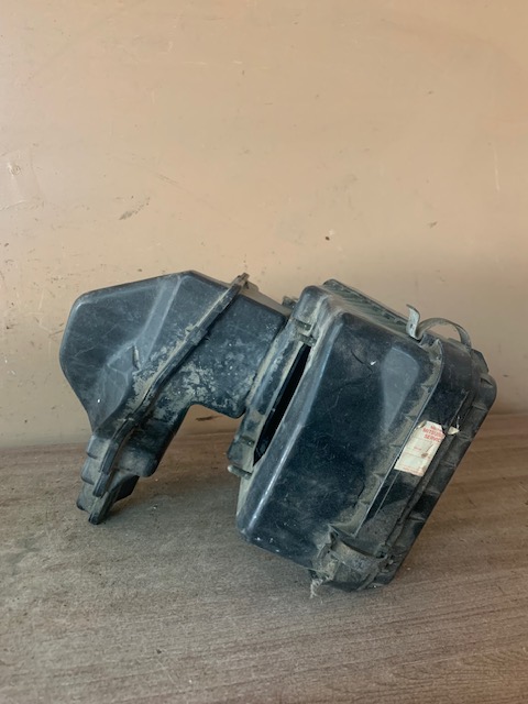 Корпус воздушного фильтра для Mitsubishi Space Runner (N1,N2) 1991-1999 Space Wagon (N3,N4) 1991 - 2000 (1.8 MD171255)