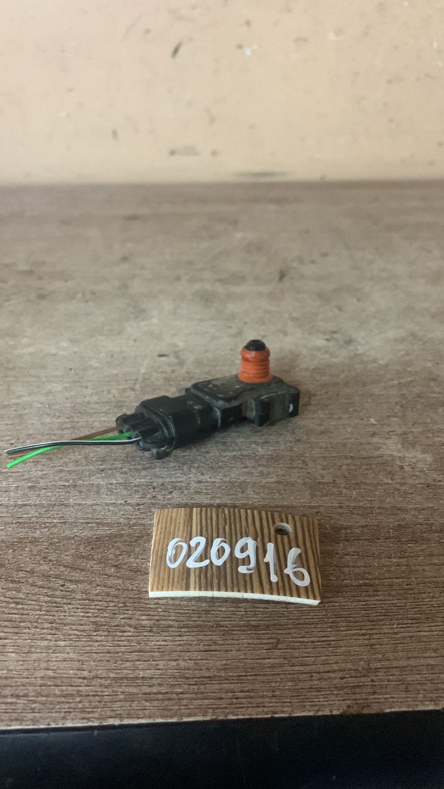 Opel Astra G Датчик абсолютного давления Meriva 2003-2010;Leganza 1997-2003;Nubira 1997>;Twingo 1999>;Astra G 1998-2005;Vectra B 1995-1999;Astra H - Family 2004>;Laguna 1994-1999;Frontera B 1998>;Monterey B 1998-1999 (1.6i 8V Z16SE)