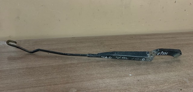 Поводок стеклоочистителя передний правый для Volvo 460 1988-1991  3436456
