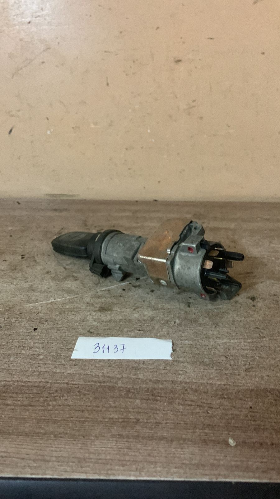 Замок зажигания AUDI A4 [B5] (1994-2000) Transporter T5 2003-2015 с ключом 4B0905851G