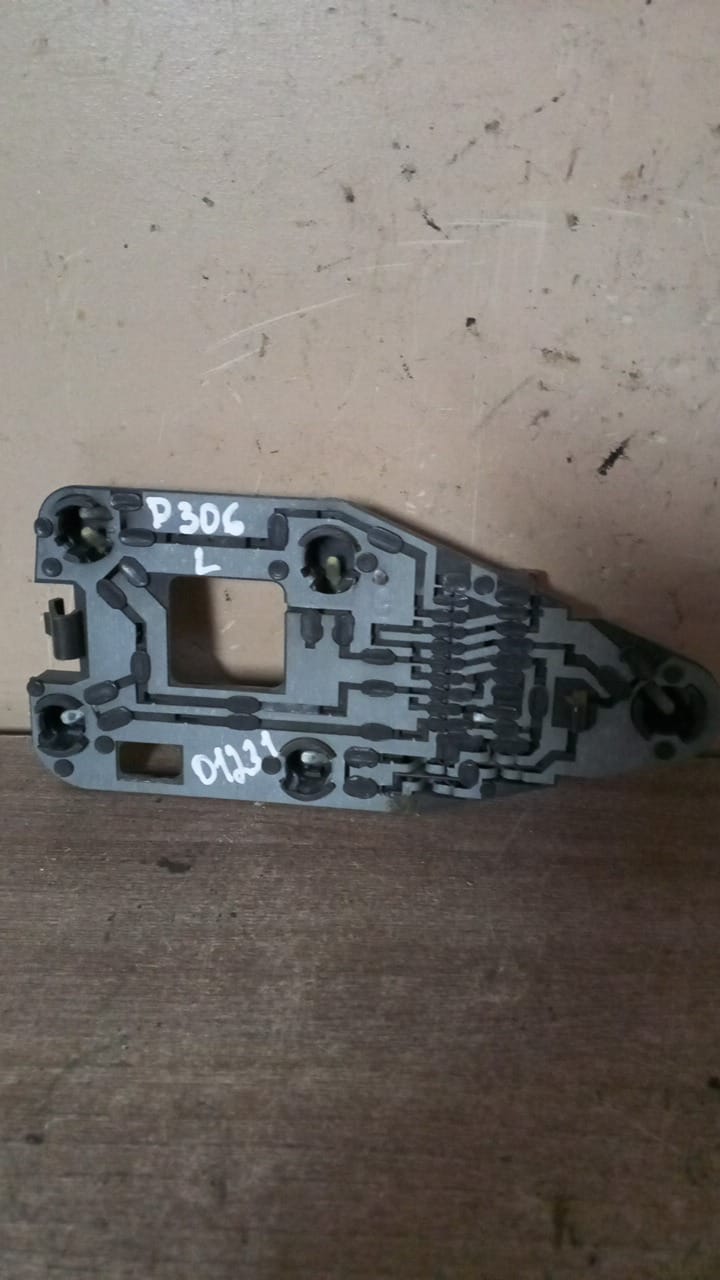 Peugeot 306 (1993-2003) Плата фонаря левого  для Peugeot 306 1993-2003 634731