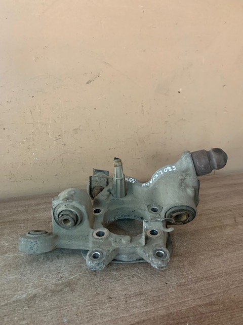 Кулак поворотный задний левый VOLVO S80 30666556