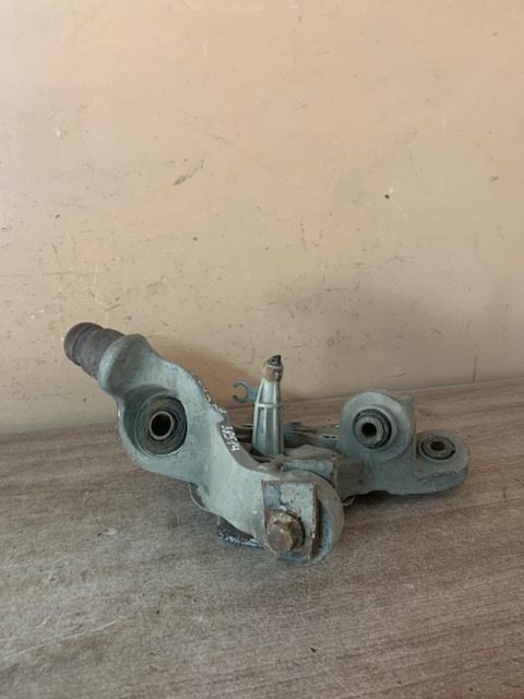 Кулак поворотный задний левый VOLVO S80 30666556