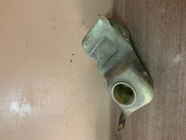 Бачок омывателя лобового стекла для Volvo 460 1988-1991  3453281