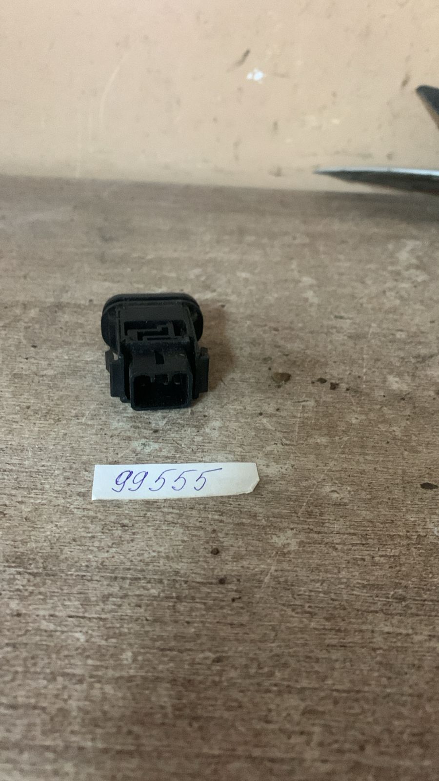 Кнопка кондиционера к Mitsubishi Galant 7, 1996 MB813683