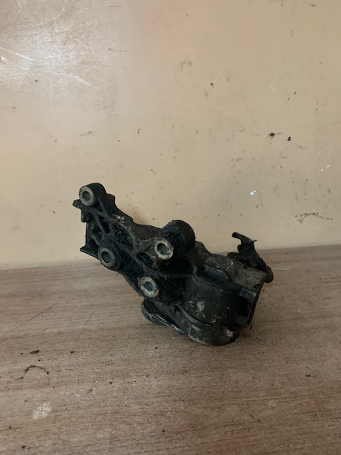Opel Astra G Кронштейн генератора Opel Astra 1.7D 2006   897364345 897184929