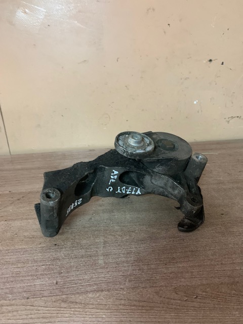 Opel Astra G Кронштейн генератора Opel Astra 1.7D 2006   897364345 897184929