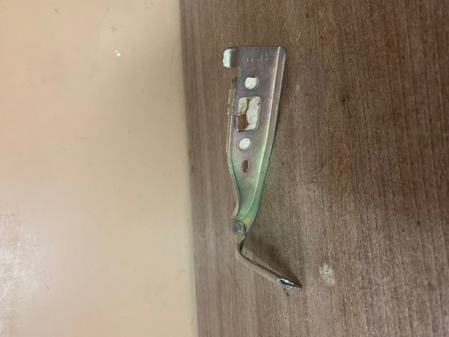 Петля капота левая FORD FUSION/FIESTA  2S6116801AE    1148938
