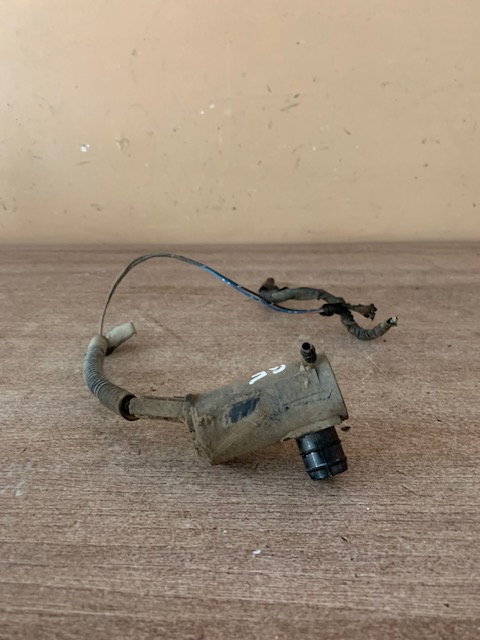 Насос омывателя для Mazda 626 (GF) 1997-2002  B25D67482