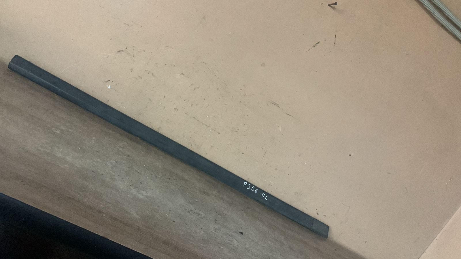 Молдинг передней левой двери Peugeot 306 1993-2003 (9635087477 8545T2)