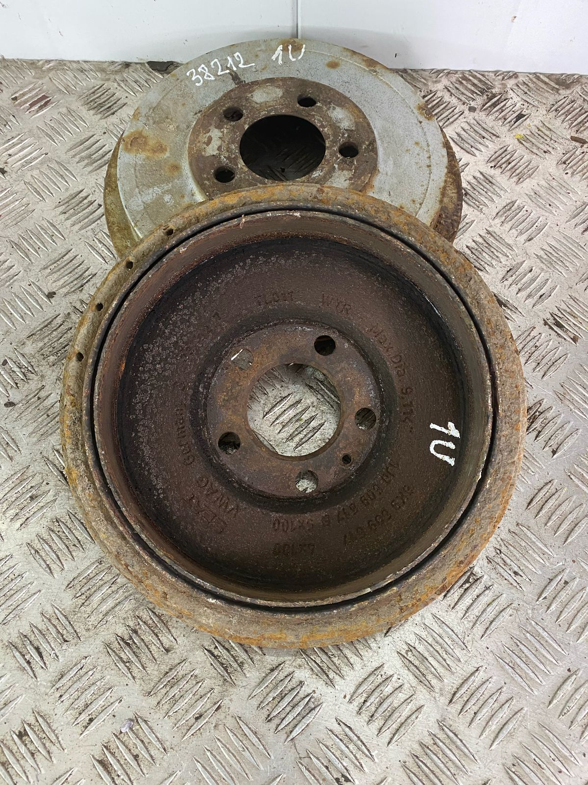 Skoda Octavia (A4 1U-) Барабан тормозной Octavia (A4 1U-) 2000-2011  Polo (Sed RUS) 2011-2020 (ДИАМЕТР 230 1J0609617B)
