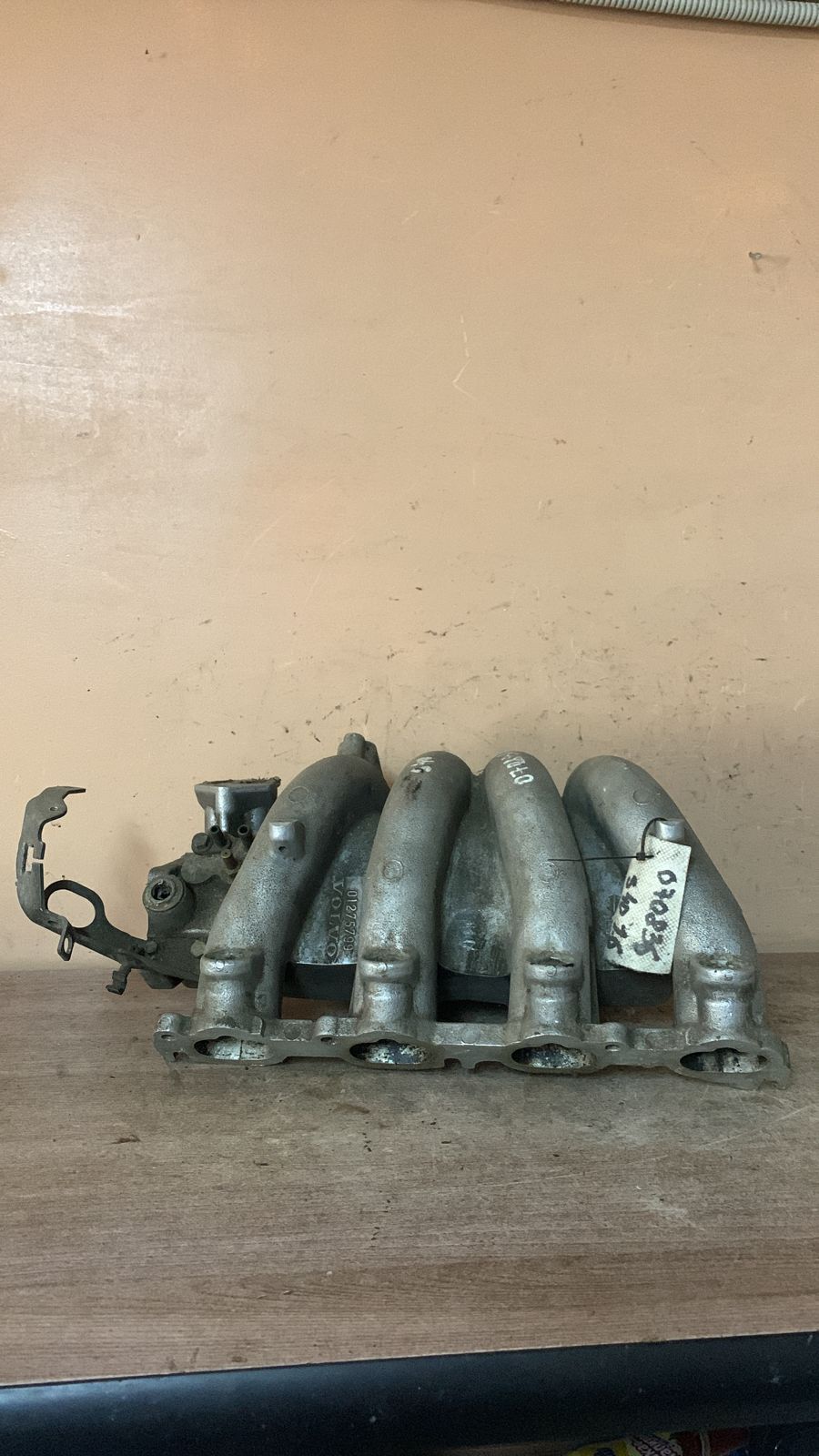 Коллектор впускной для Volvo S40 1995-1998 (1,6) 01275799