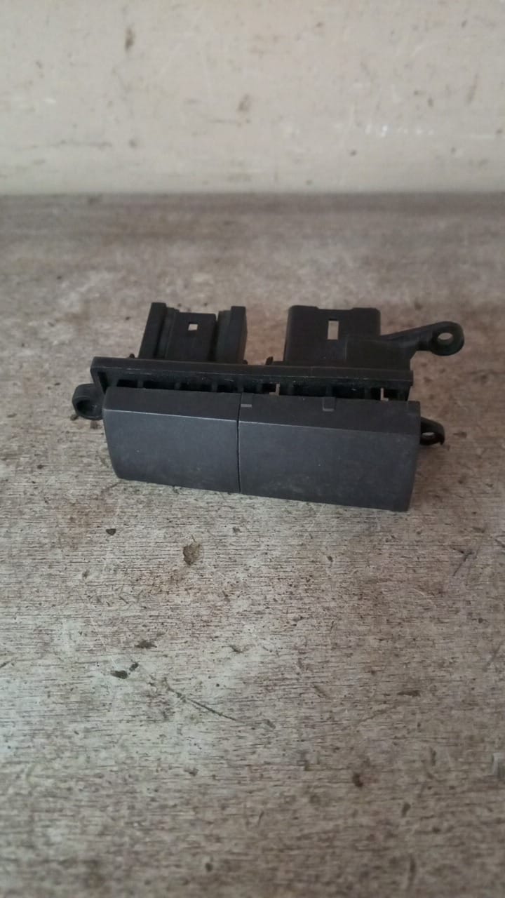Hyundai Elantra 2000-2010 Кнопка  для Hyundai Elantra 2000-2005