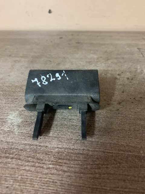 Ручка открывания багажника AUDI A6 [C5] (1997-2004) 4B0827778A