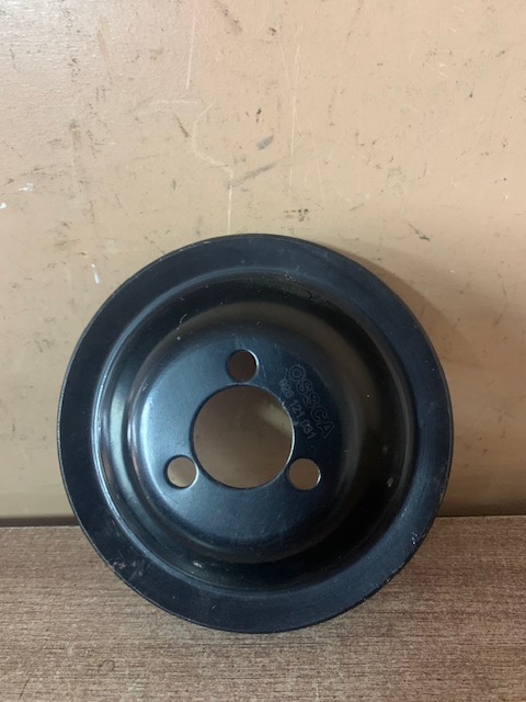 Шкив водяного насоса (помпы)  026121031 Audi 100 [C4] (1991-1994) Golf II/Jetta II 1983-1992  Passat [B3] 1988-1993 (1.8 AAM 026121031D