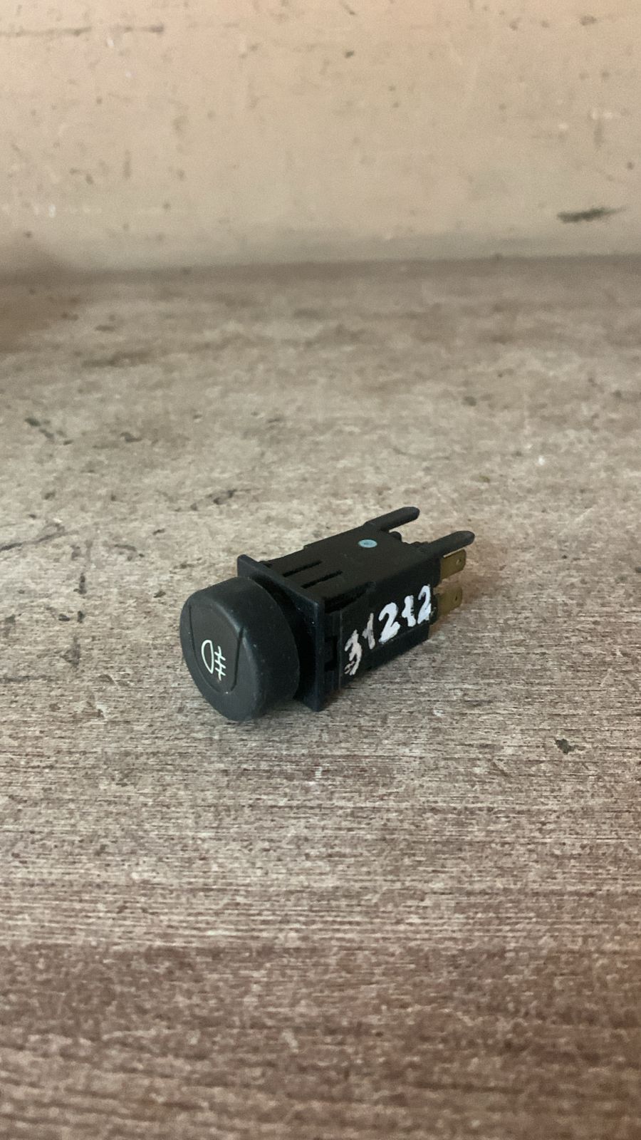 Peugeot 306 (1993-2003) Кнопка противотуманной фары для Peugeot 306 1993-2003  6510429