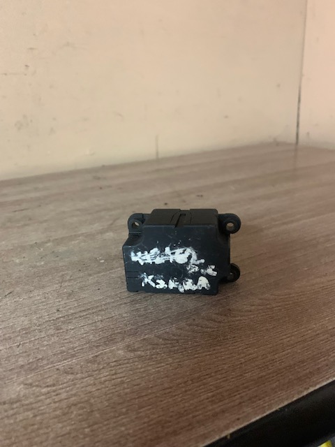 Моторчик заслонки отопителя для  Citroen Xsara Picasso 1999 - 2010 Peugeot 206 1998-2012 6447QN