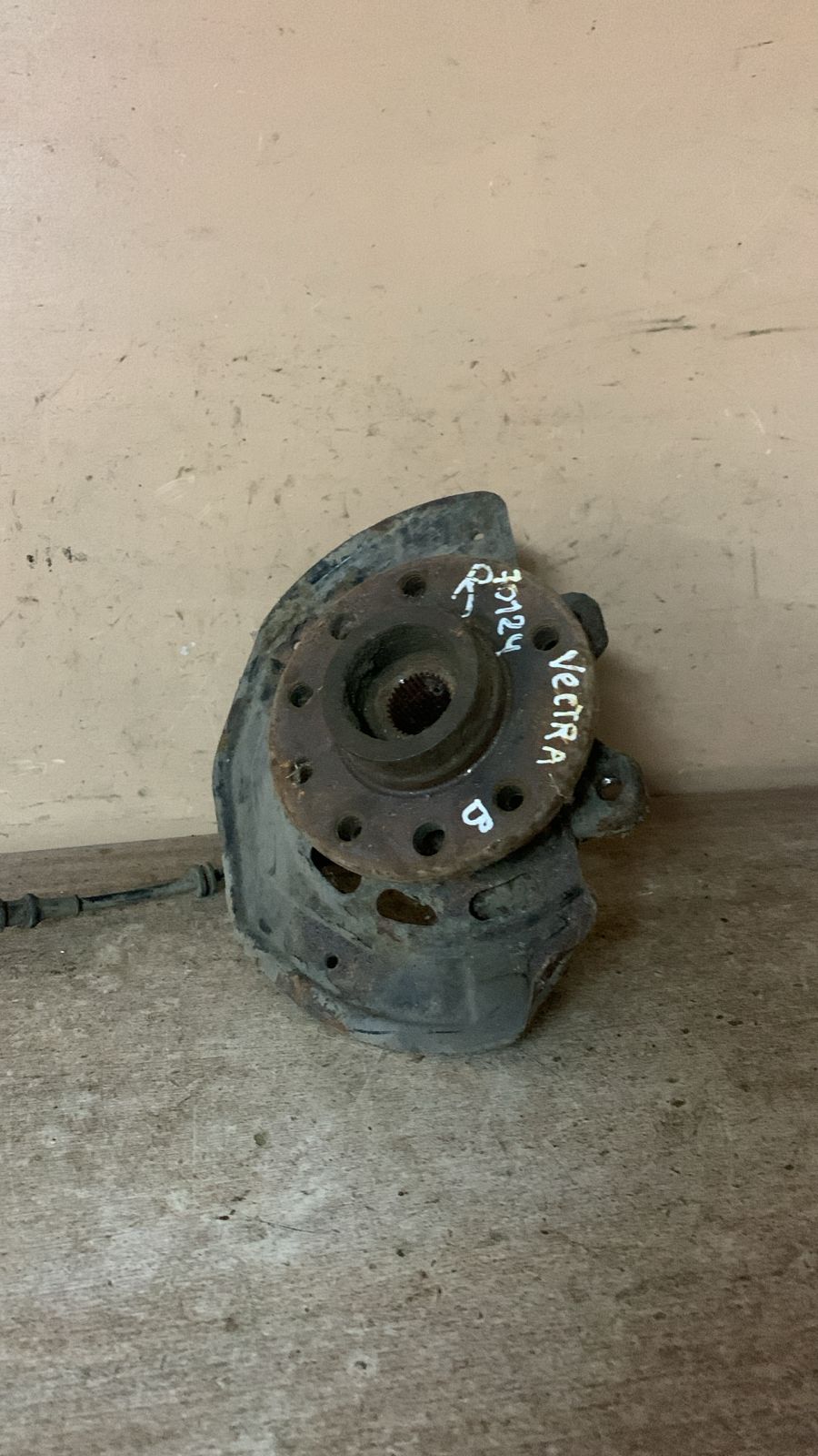 Кулак поворотный передний правый для Opel Vectra B 1995-1999 90468578