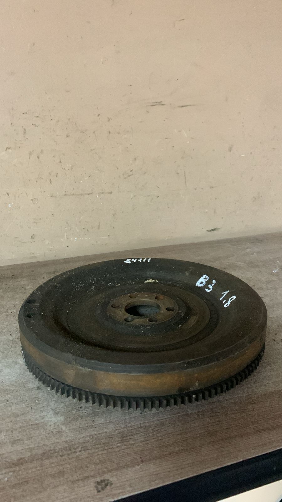 Маховик МКПП Volkswagen Passat B3  037105271K  1,8-2,0